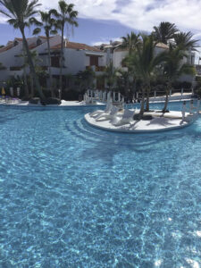 Una de las piscinas del complejo